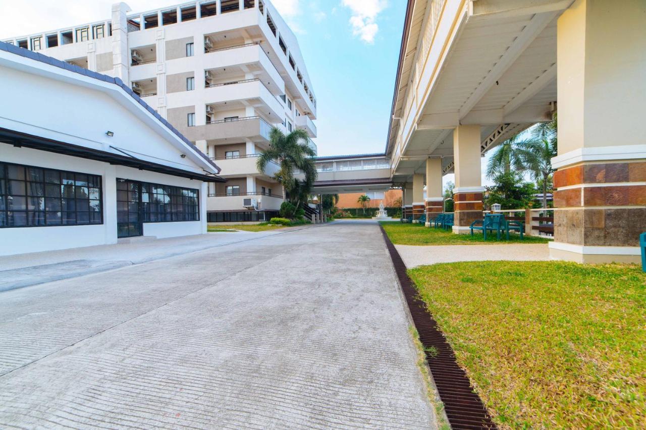 Reddoorz Premium @ Sta Rosa Tagaytay Road Hotel Silang Eksteriør billede