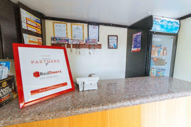 Reddoorz Premium @ Sta Rosa Tagaytay Road Hotel Silang Eksteriør billede